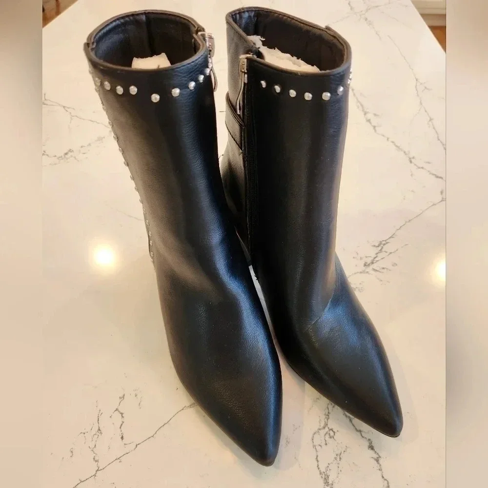 NWOT || OLIVIA + KATE || Rachel booties